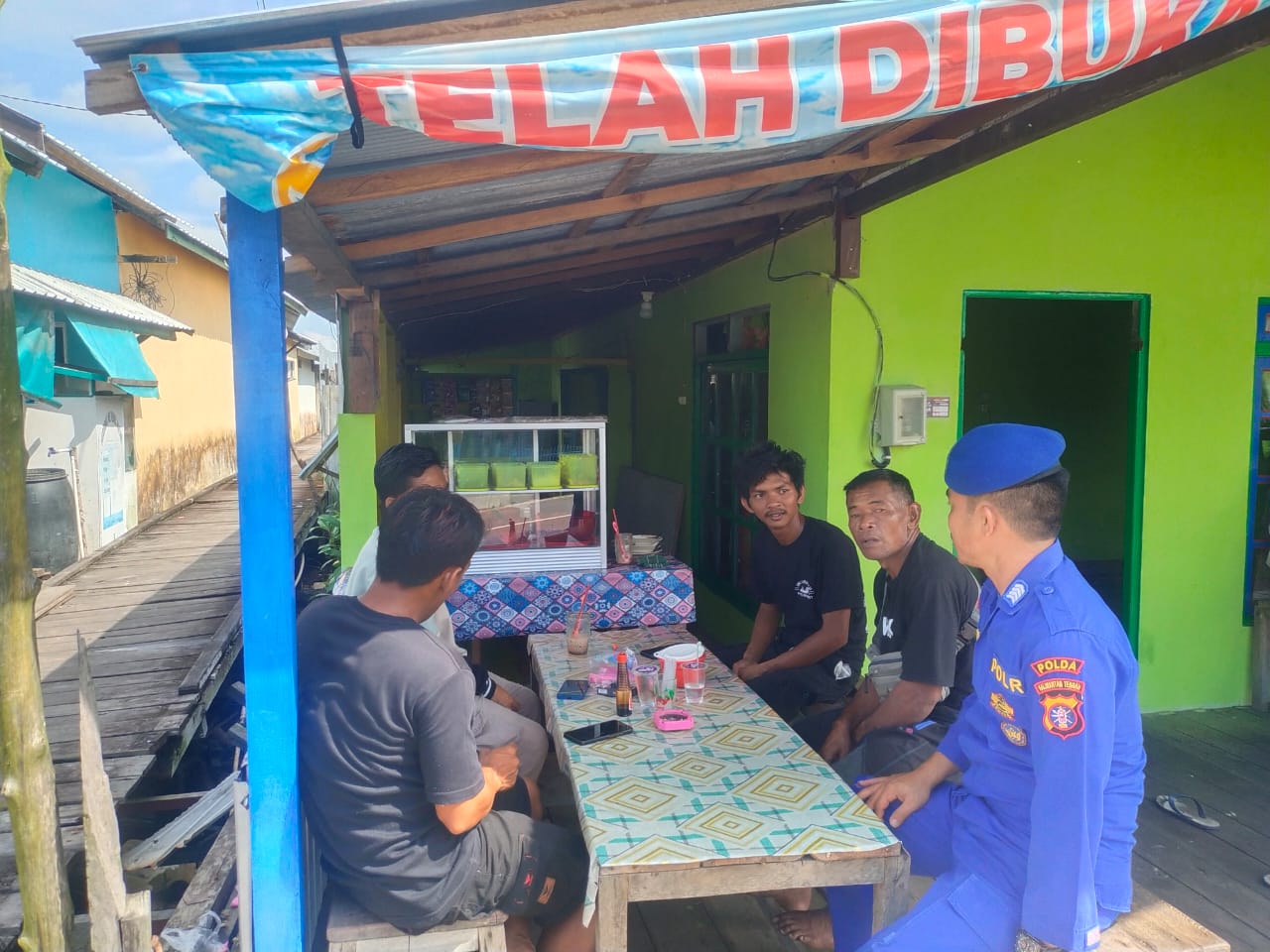 Bangun Sinergitas Dengan Masyarakat, Ditpolairud Laksanakan Patroli Jalan Kaki