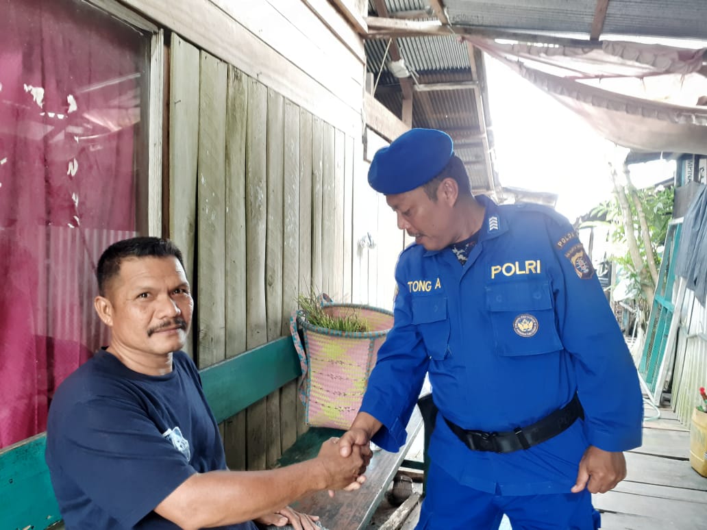 Wujudkan Sinergi, Ditpolairud Rutin Sambang Warga Bantaran Sungai Seruyan
