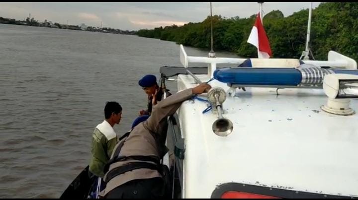 Ditpolairud Berikan Penyuluhan Kepada Nelayan Untuk Turut Jaga Ekosistem