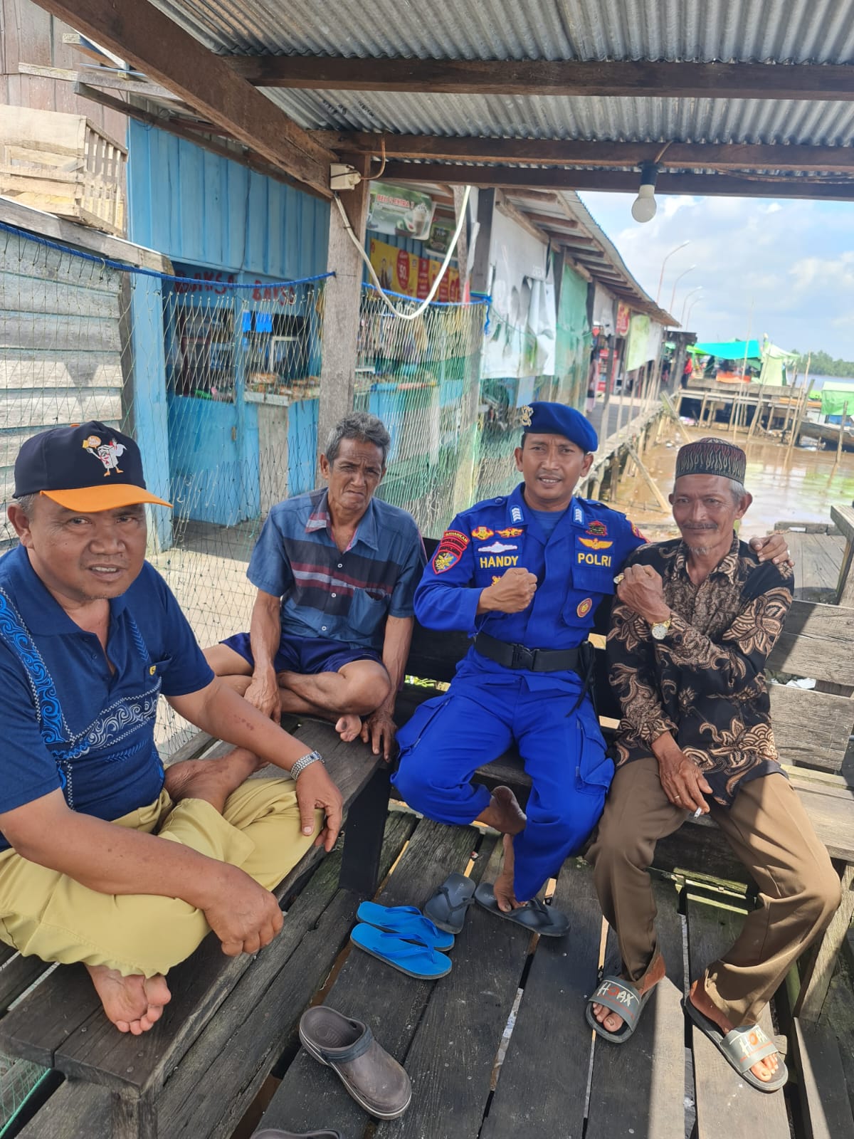 Menjalin Silaturahmi Dengan Masyarakat Samuda, Ditpolairud Rutin Laksanakan Sambang