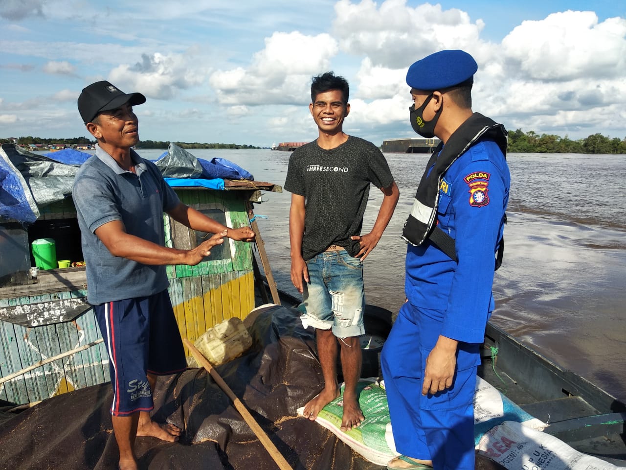 Antisipasi Pelanggaran Perairan,Â Ditpolairud Laksanakan Patroli Perairan Das Barito