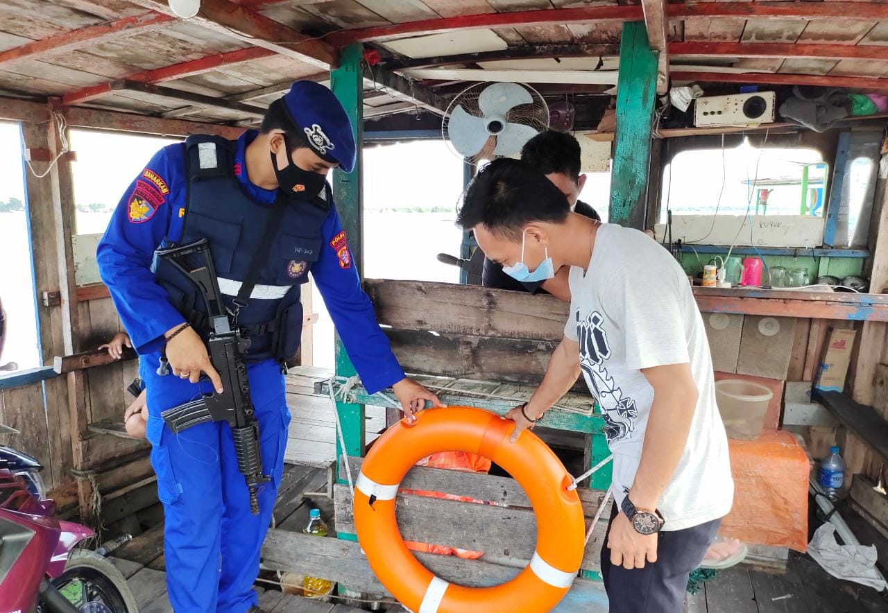 Waspada Luapan Penumpang Jelang Tahun Baru, Ditpolairud Palangkau Lama Gandeng Dishub Kapuas Cek Kapal Penyeberangan