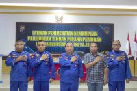 Berikut Penyampaian Dirpolairud Kepada Peserta Peningkatan Kemampuan Penyidikan TP Perairan