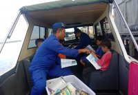 Tempat Belajar Dan Bermain, Perpustakaan Terapung Ditpolairud Jadi Tempat Favorit Anak-Anak Pesisir